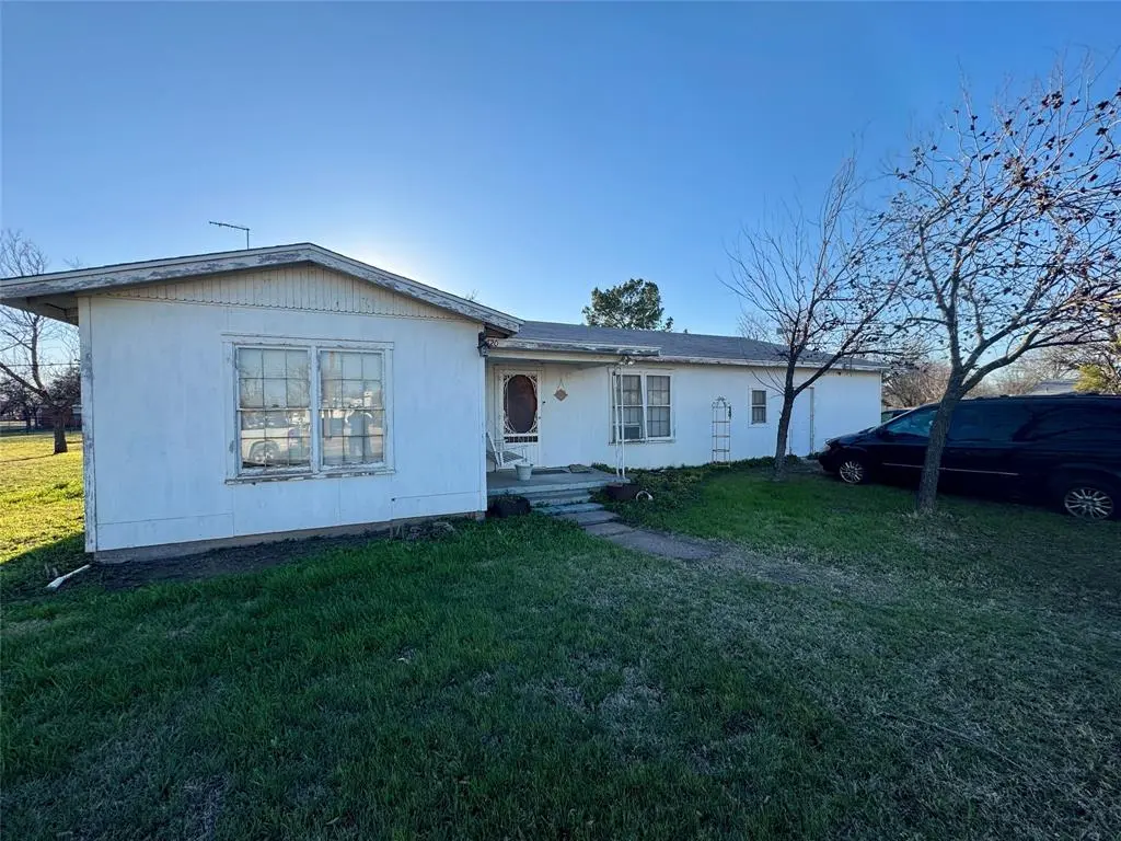 620 5th Street, Hawley, TX 79525