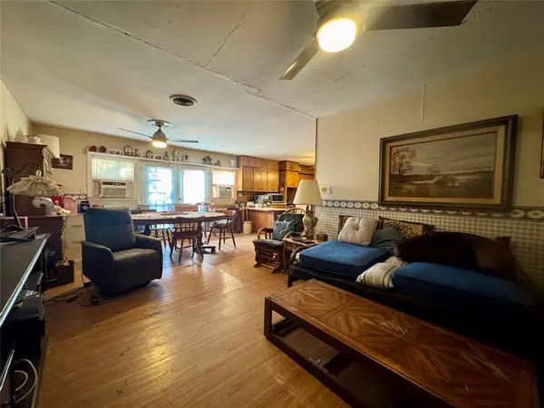 620 5th Street, Hawley, TX 79525