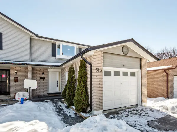 613 Foxrun CT, Oshawa, ON L1K 1N9