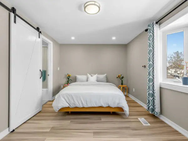 613 Foxrun CT, Oshawa, ON L1K 1N9