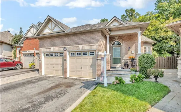 328 Mapleview CT, Pickering, ON L1X 2X3
