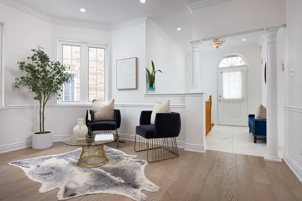 328 Mapleview CT, Pickering, ON L1X 2X3