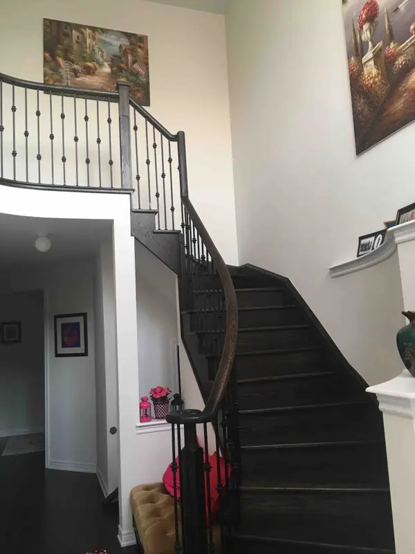 23 boland crt CRES S, Aurora, ON L4G 0W6