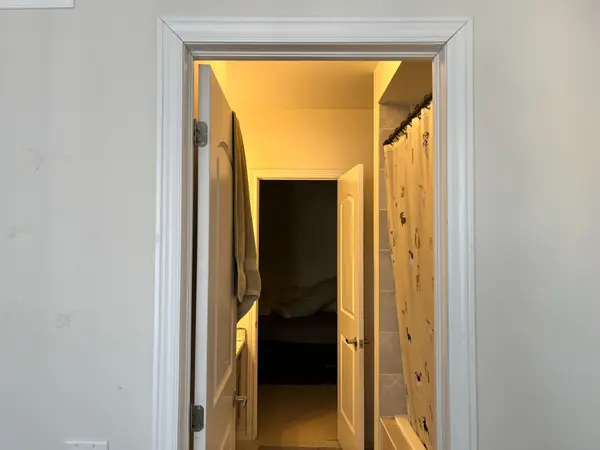 23 boland crt CRES S, Aurora, ON L4G 0W6