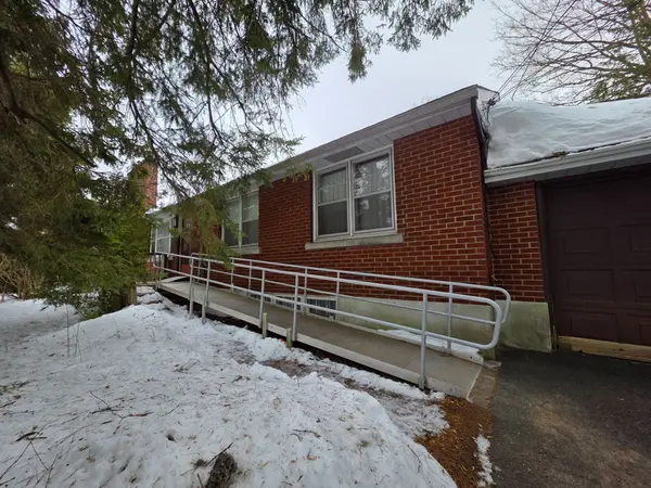 2306 Lawn AVE, Woodroffe, ON K2B 7B4