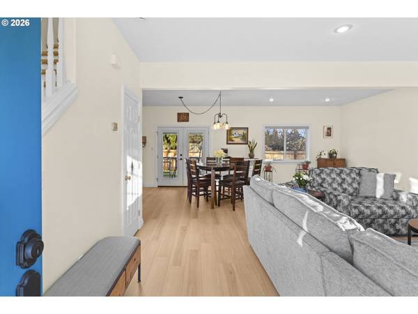 2922 WALNUT CT, Hubbard, OR 97032