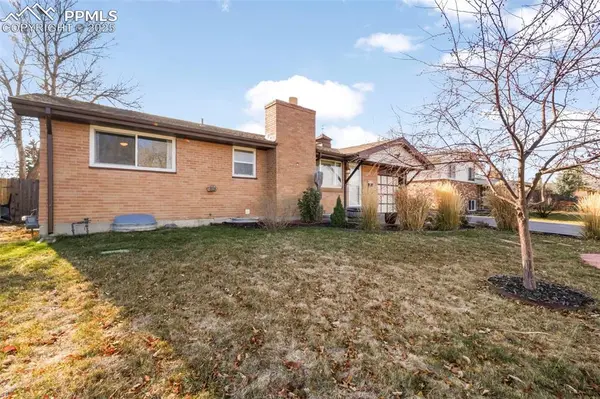 870 Hemlock WAY, Broomfield, CO 80020