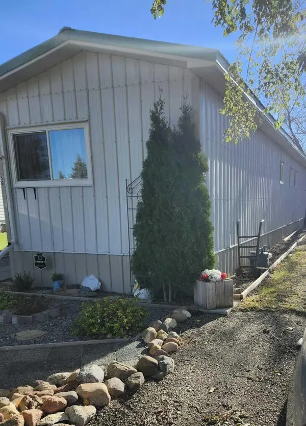 56 Greenbrook VLG E, Brooks, AB T1R 0R7