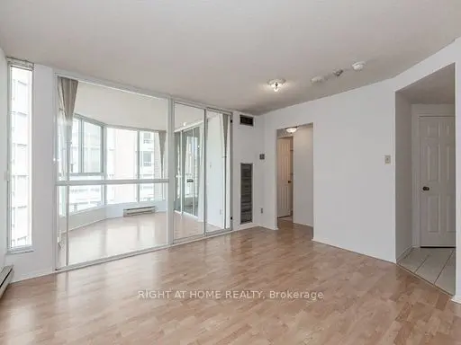 55 Centre AVE #1907, Toronto C01, ON M5G 2H5