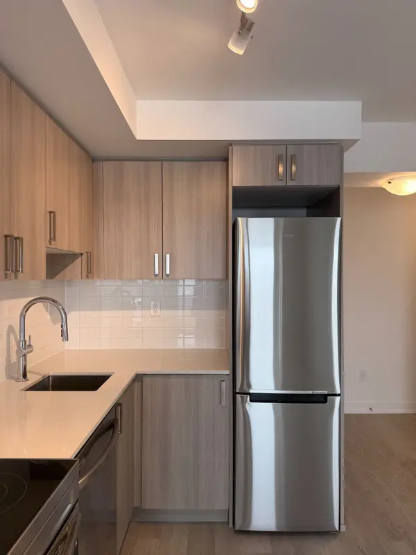 1010 Sandy beach RD #1112, Pickering, ON L1W 3V9