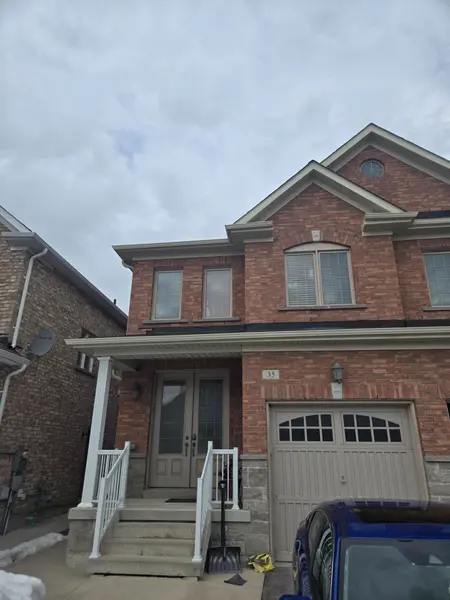 35 Campwood CRES, Brampton, ON L6P 0W8