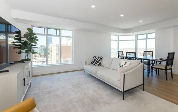 135 Pond DR #1508-1509, Markham, ON L3T 7V6