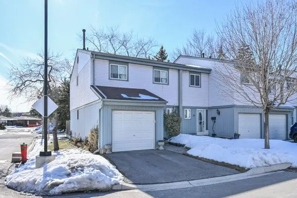 121 Falconer DR #27, Mississauga, ON L5N 2K8