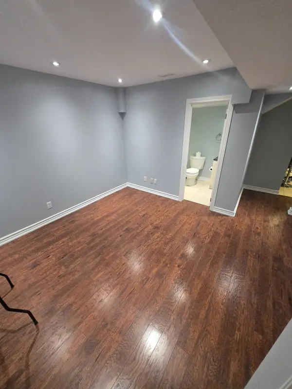 35 Campwood CRES, Brampton, ON L6P 0W8