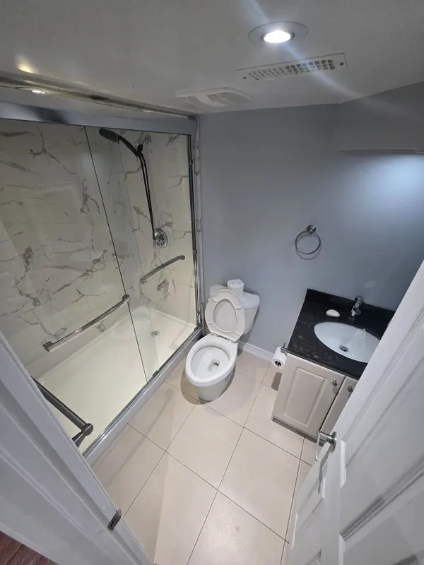 35 Campwood CRES, Brampton, ON L6P 0W8