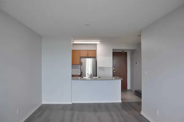 4900 Glen Erin DR #906, Mississauga, ON L5M 7S2