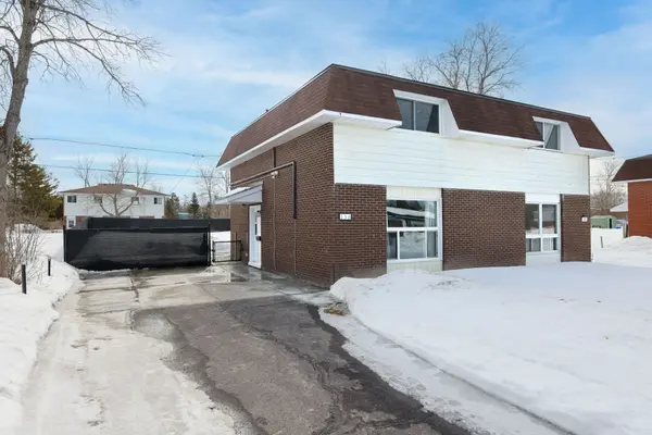 336 Pattie DR, Carleton Place, ON K7C 2G3