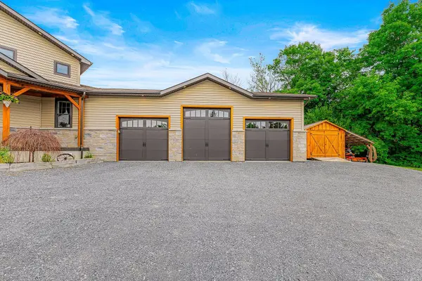 92 Reynolds RD, Front Of Leeds & Seeleys Bay, ON K0E 1V0