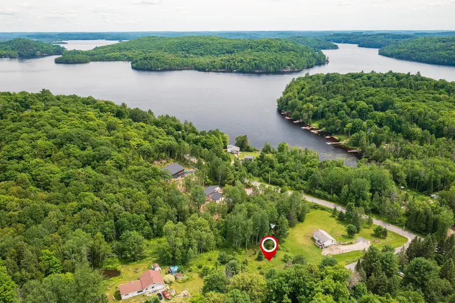 17 Vernon LN, Huntsville, ON P1H 2J2