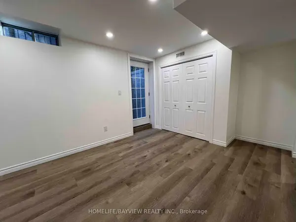 136 Pinnacle TRL #Lower, Aurora, ON L4G 7G7