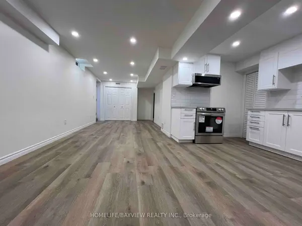 136 Pinnacle TRL #Lower, Aurora, ON L4G 7G7