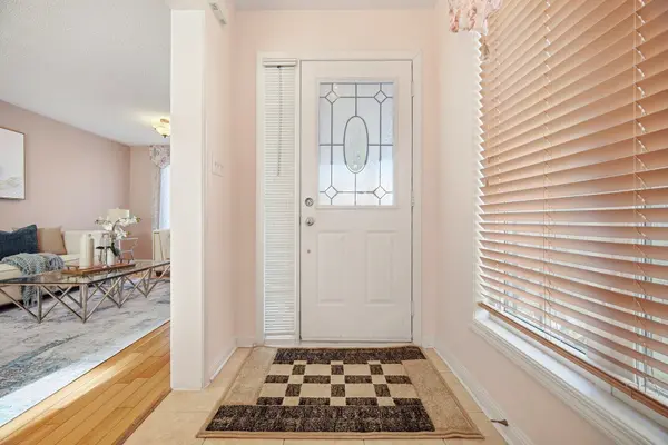 16 MORTIMER DR, Brampton, ON L7A 3N1