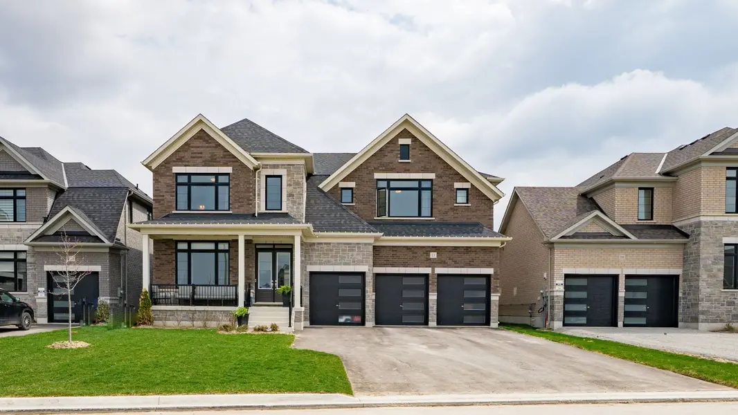 21 Wintergreen LN, Adjala-tosorontio, ON L0G 1W0