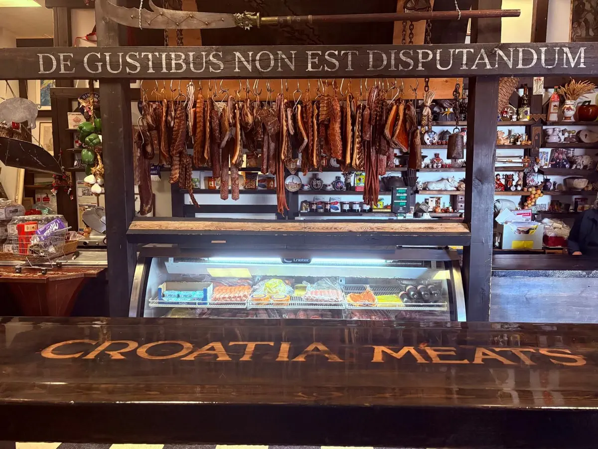 918 Dundas ST E, Mississauga, ON L4Y 4H9