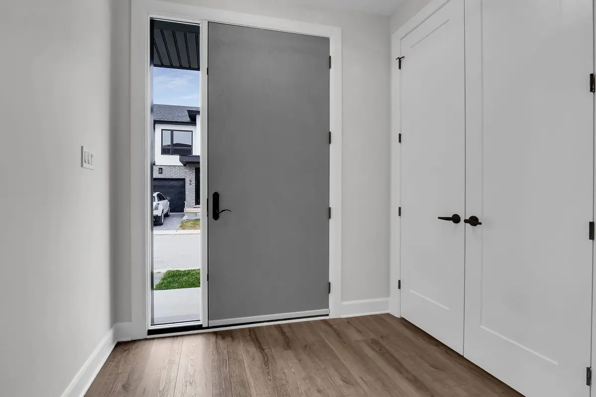 175 DOAN DR #203, Middlesex Centre, ON N0L 2R0