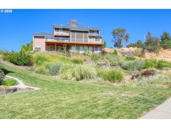 Pendleton, OR 97801,704 NW 3RD DR