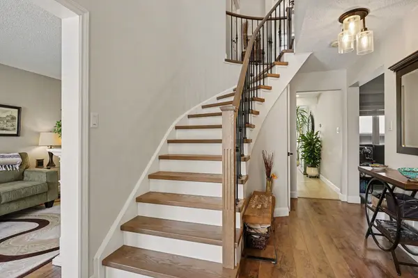 2212 Chalmers CRES, Innisfil, ON L9S 1Y6