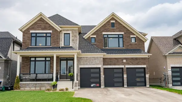 21 Wintergreen LN, Adjala-tosorontio, ON L0G 1W0