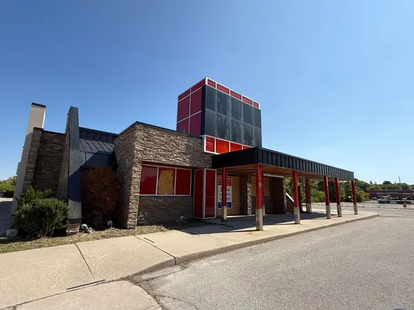 17215 Yonge ST, Newmarket, ON L3Y 5L8