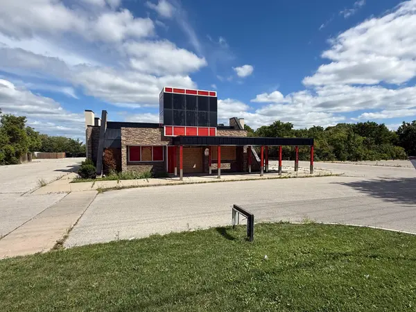 17215 Yonge ST, Newmarket, ON L3Y 5L8