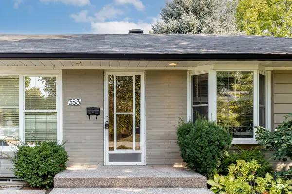 383 Maplehurst AVE, Oakville, ON L6L 4Y3