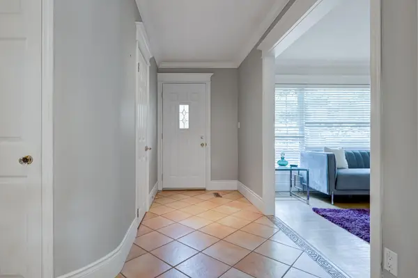 383 Maplehurst AVE, Oakville, ON L6L 4Y3