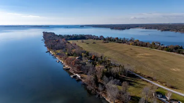 608 Spithead RD, Frontenac Islands, ON K7G 2V6