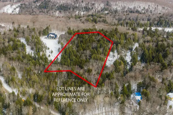 38 Gryffin Bluffs LN #Lot #8, Huntsville, ON P0B 1M0
