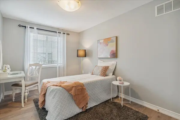 29 Mapleview DR, Haldimand, ON N0A 1H0