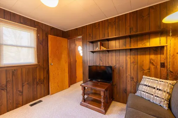 256 King ST, Southwest Middlesex, ON N0L 1M0