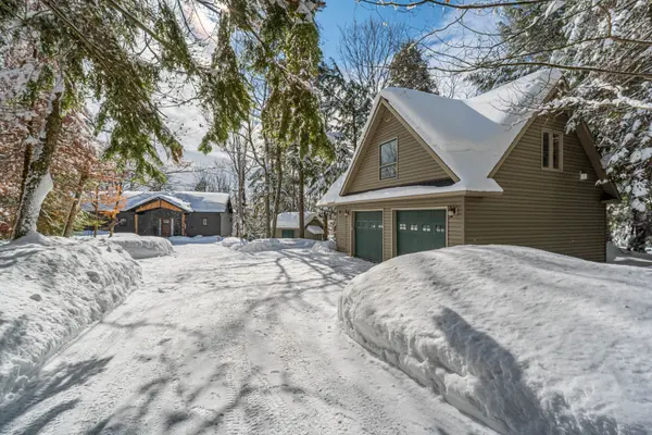 1047 Hinterland TRL, Highlands East, ON K0L 1C0