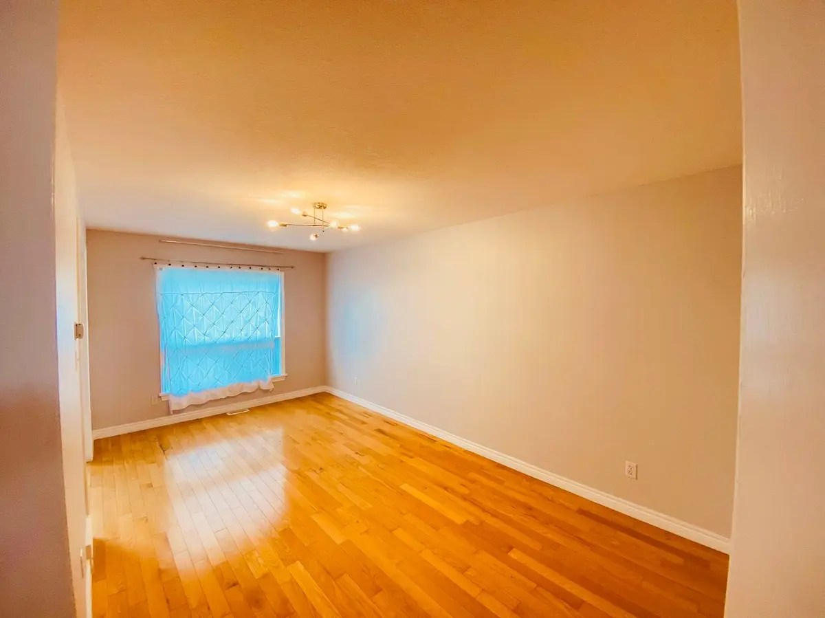 668A Butternut AVE, Waterloo, ON N2V 2L1