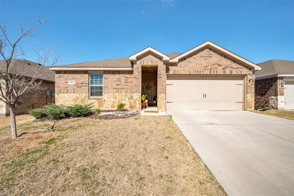 841 Glover Drive, Aubrey, TX 76227