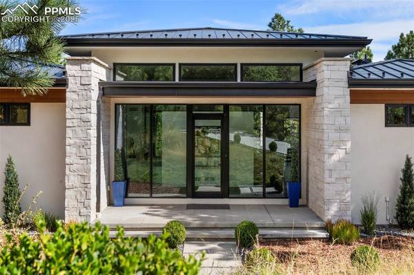 17 Midland RD, Colorado Springs, CO 80906