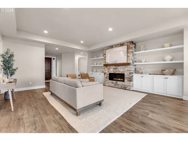 105 ELI AVERY AVE, Kalama, WA 98625