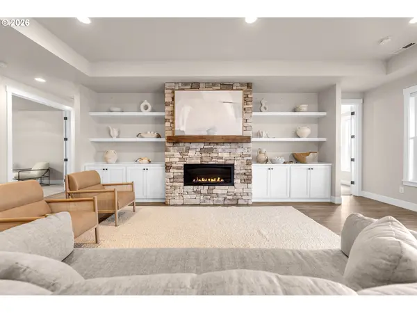 105 ELI AVERY AVE, Kalama, WA 98625