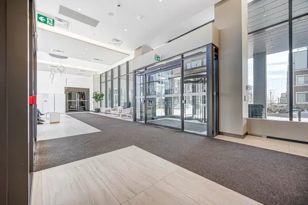 10 Honeycrisp CRES #622, Vaughan, ON L4K 0M7