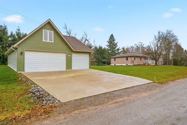 2425 Preston RD, Cavan Monaghan, ON L0A 1C0