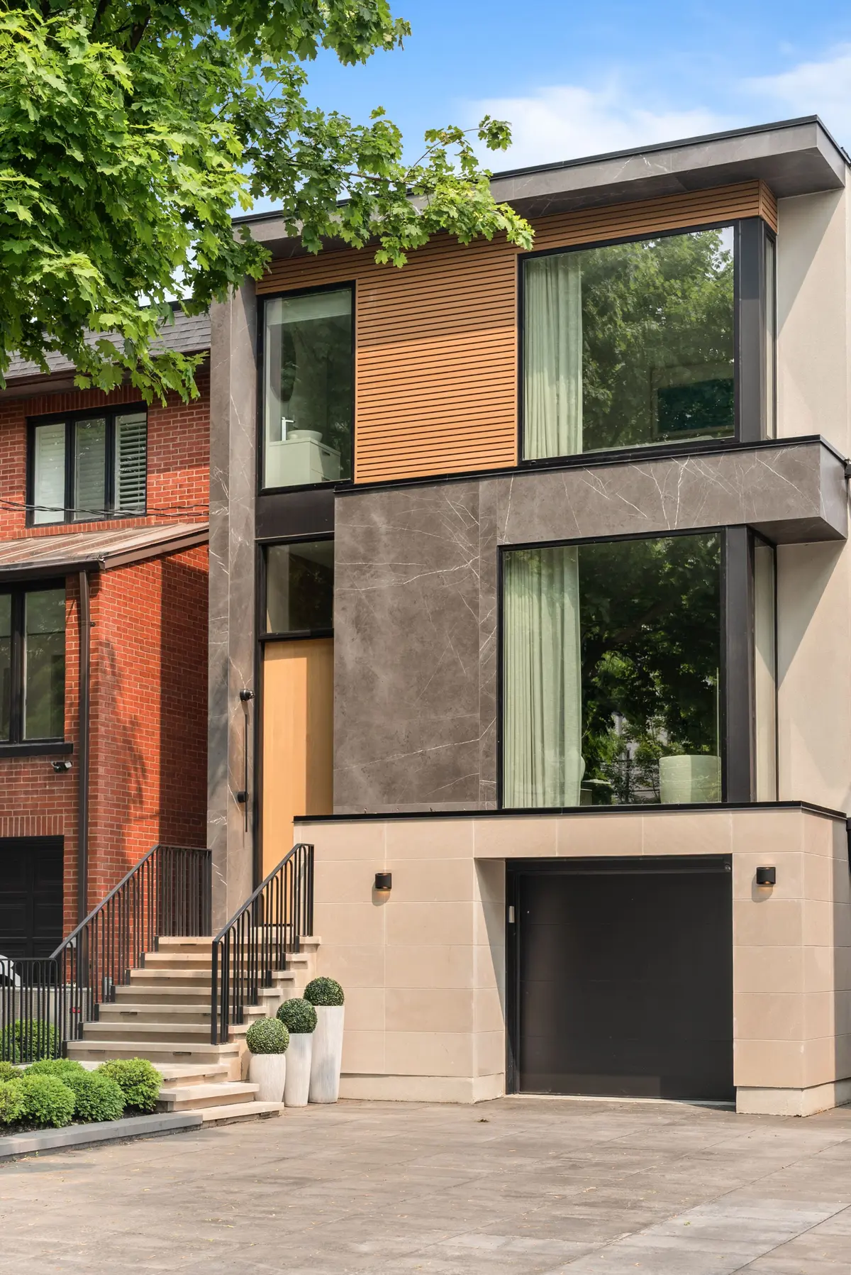 126 Sherwood AVE, Toronto C10, ON M4P 2A7