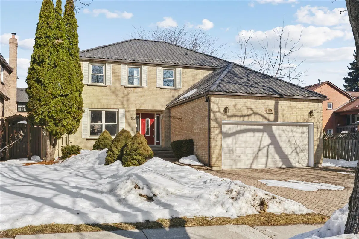 598 Maitland DR, Pickering, ON L1W 3T6